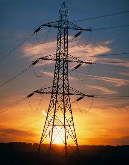 看一個電力鐵塔，你能推出多少信息